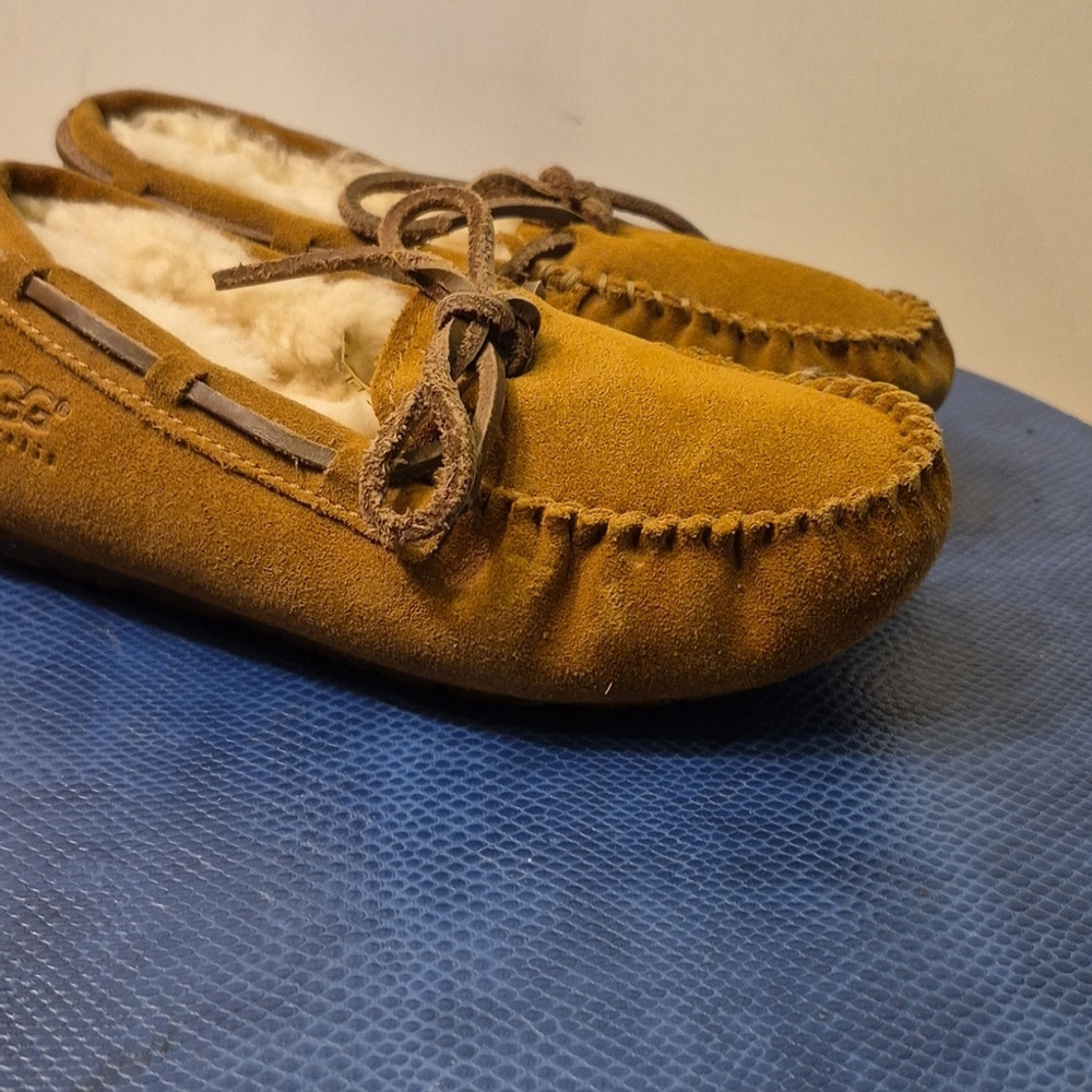 UGG: "Dakota" sherpa Lined Suede UpperMoc.youth sz.12.(#3007) EC.